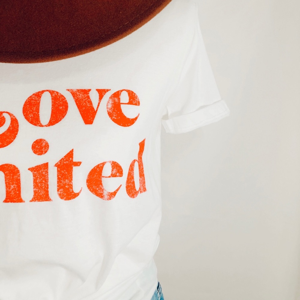 Love United Tee Shirt - Picture 2 of 3